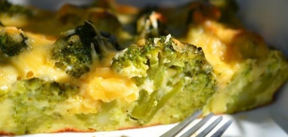 Низкокалорийная запеканка из брокколи с курицей