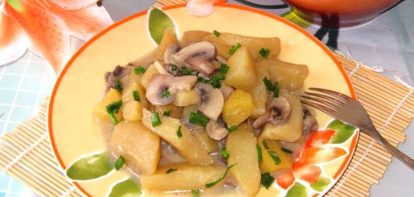 Картофель с грибами в горшочке