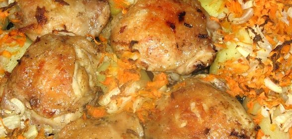Бедра куриные в духовке с картошкой