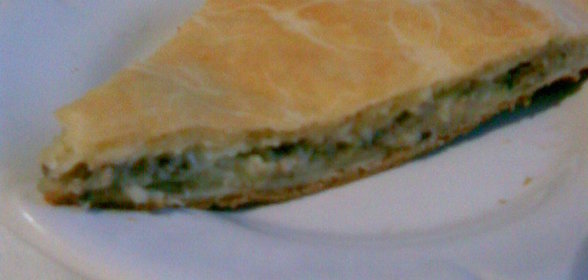 Пирог с рыбой и яйцами