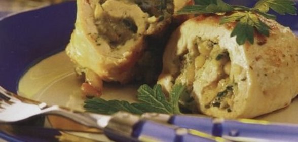Куриные рулеты с сыром и кедровыми орехами