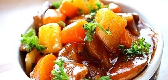 Баранина тушеная с помидорами