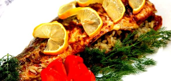 Карп с рисом, запеченный в духовке