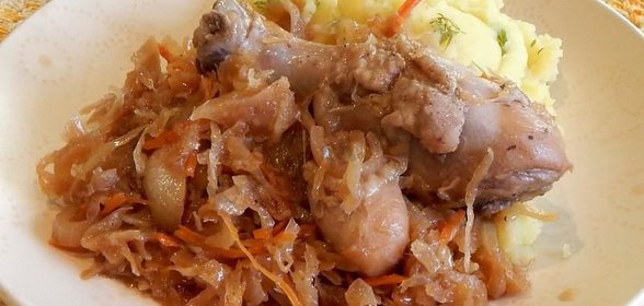 Курица с квашеной капустой