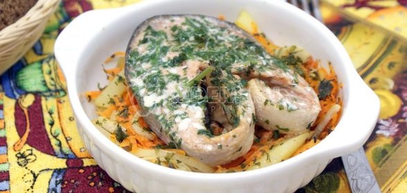 Кета с овощами в духовке