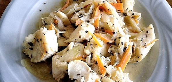 Тушеный окунь