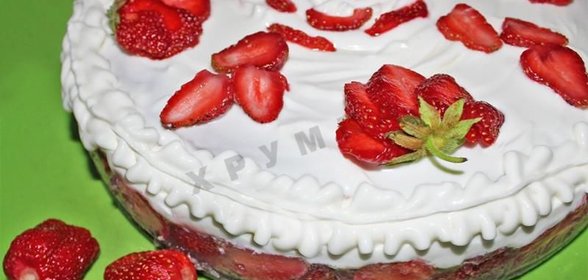 Клубничка торт творожно клубничный