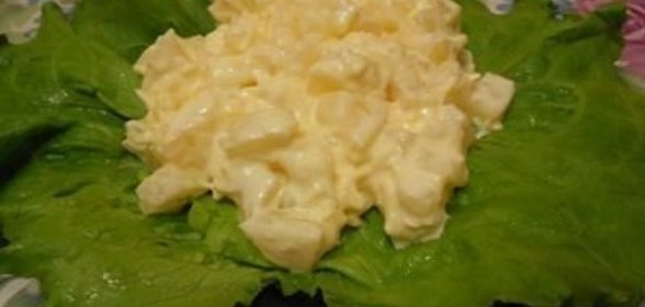 Салат ананасы с сыром и чесноком