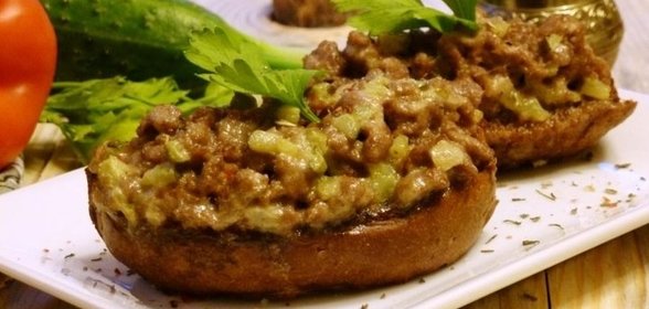 Гренки с фаршем по-татарски
