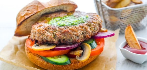 Рыбный суп с семгой и помидором