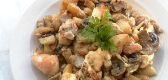Картошка с курицей и шампиньонами