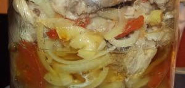 Курица в банке