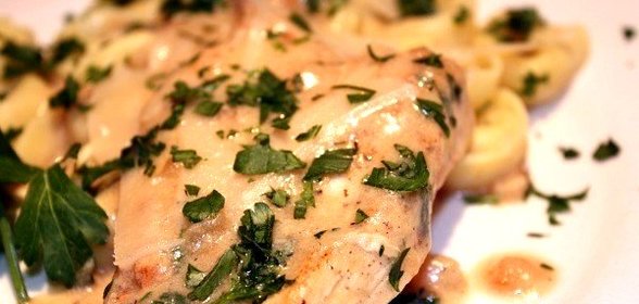 Грудки под сливочным соусом