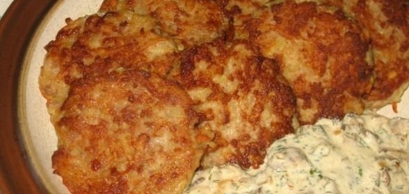 Мясокартофельные оладьи с грибами