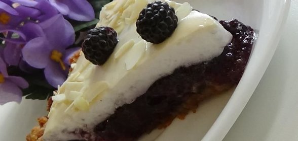 Ежевичный пирог с меренгой