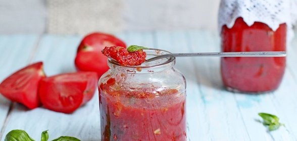 Томатный соус с чесноком и базиликом