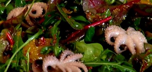 Салат с осьминогами в рассоле