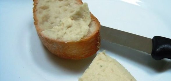 Салат с грушей и сыром «Рокфор»