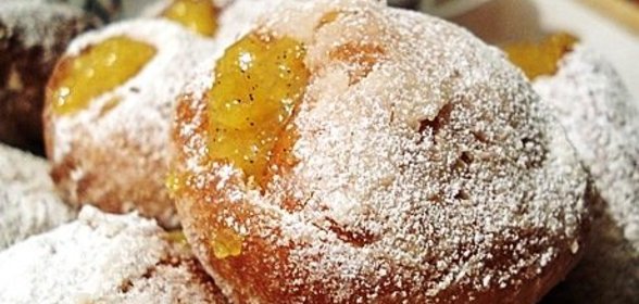 Пончики с начинкой из манго с перчиком чили