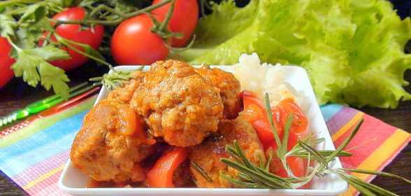 Тефтели из колбасного фарша в томатном соусе