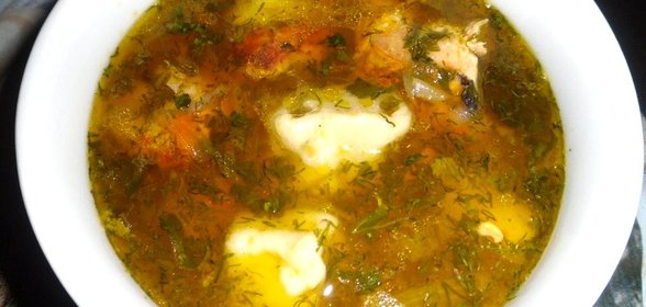 Суп с клецками и куриными рулетиками