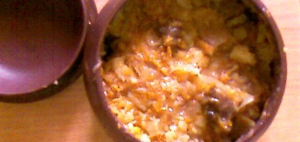 Квашеная капуста с грибами в горшочках