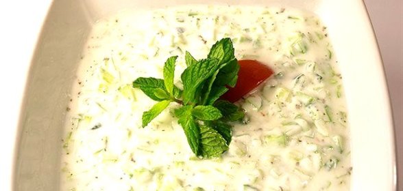 Соус райта с огурцами и зеленым луком