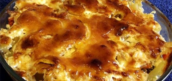 Рыба, запеченная под овощами