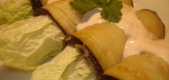 Баклажаны с грибами в пекинской капусте