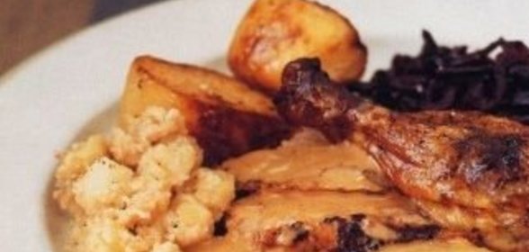 Салат из сыра с овощами