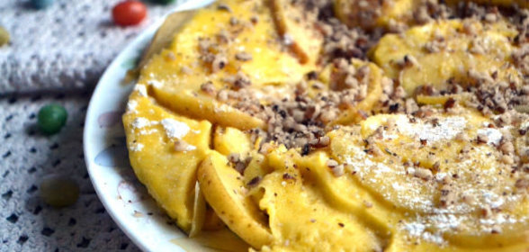 Тосты с омлетом и лососем