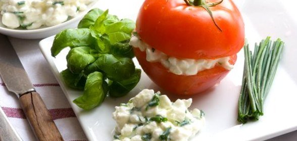 Брынза со свежей зеленью