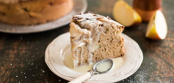 Яблочно-грушевая шарлотка