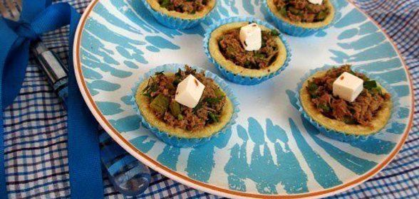 Тарталетки с тунцом и фетой