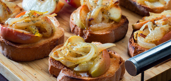 Бутерброд с яблочно-луковой начинкой