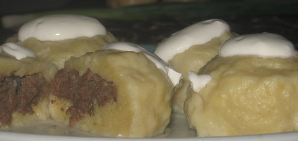 Кнедли картофельные с мясом