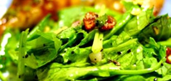 Салат Джемми из шпината и клюквы