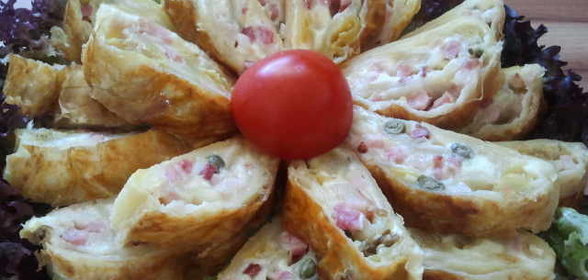 Рулет с сыром и беконом