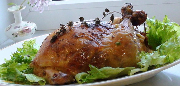 Курочка без костей, фаршированная японскими яичными блинчиками с сыром и паштетом