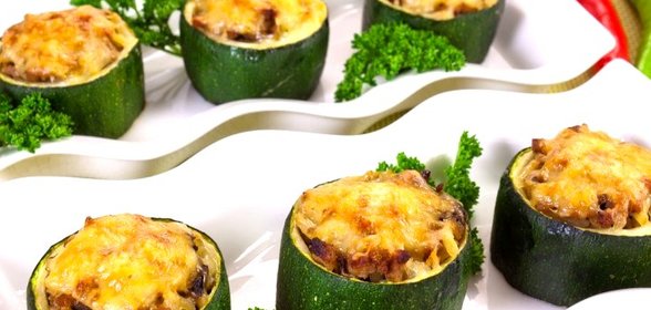 Цуккини, фаршированные мясом, грибами и рисом
