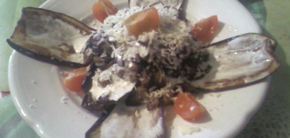 Жареные баклажаны с соусом