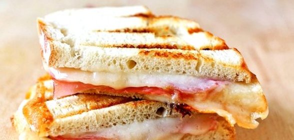 Тосты с ветчиной и сыром