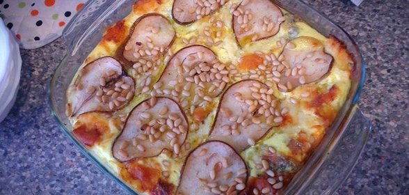 Киш с грушей и рокфором