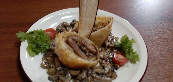Свинина с паштетом и орешками в слоёном тесте (Special for Ruletka)