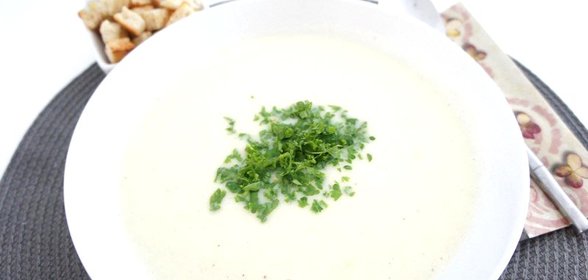 Чесночный суп с гренками