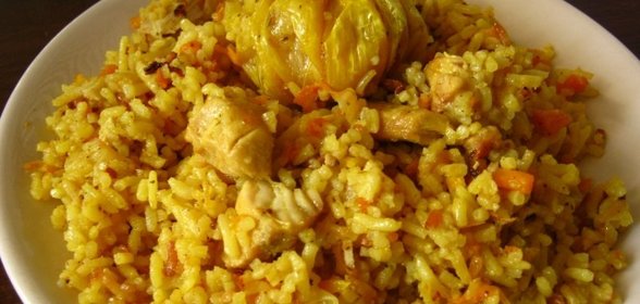 Плов с курицей и чесноком