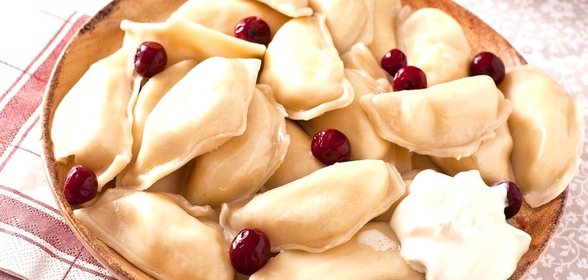 Вареники с замороженной вишней