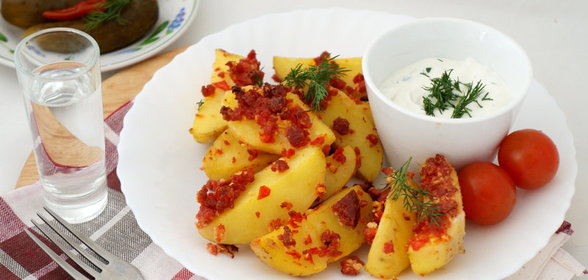 Картофель по-мужски с салями, чили и паприкой