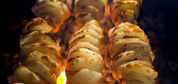 Картошка с салом на шампурах