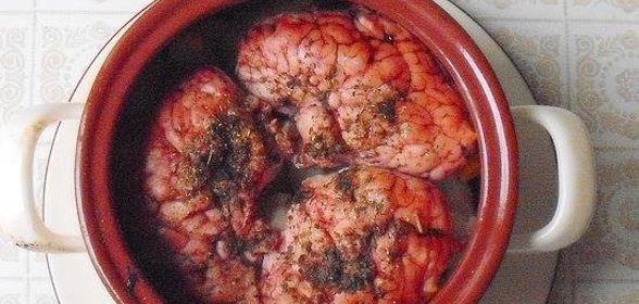 Запеченные телячьи мозги с овощами